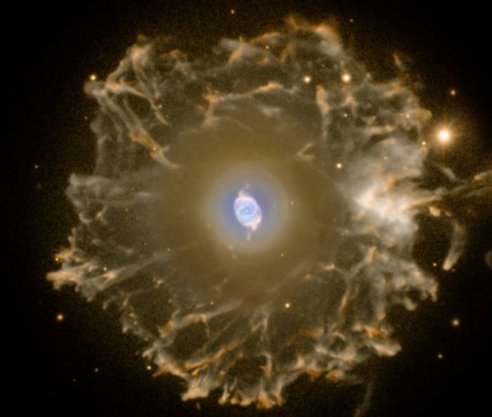 Планетарная туманность Кошачий Глаз (NGC 6543)