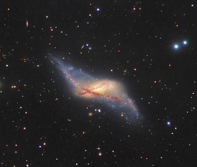 Галактика NGC 660. Фото Robert Nemiroff (MTU) & Jerry Bonnell (USRA)