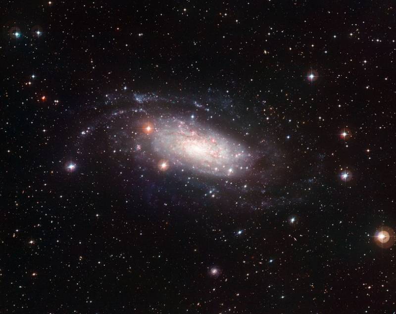  Галактика NGC 3621. Фото ESO