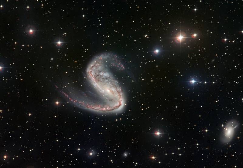 Галактика NGC 2442. Фото ESO