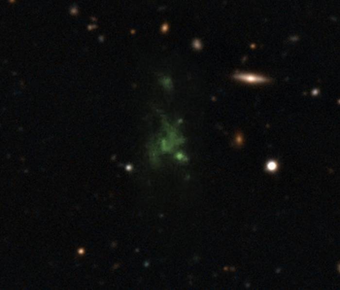 Гигантская газовая туманность размером в 300 тысяч световых лет LAB1. Фото ESO 