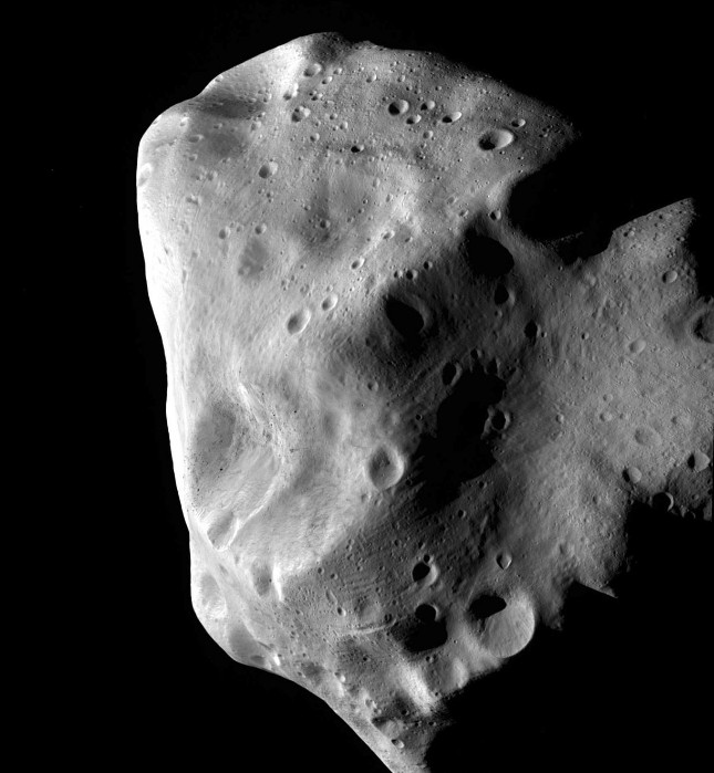 Астероид 21 Лютеция. Фото ESA 2010 MPS for OSIRIS Team MPS/UPD/LAM/IAA/RSSD/INTA/UPM/DASP/IDA
