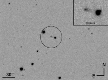 Комета P/2011 R3 (Novichonok). Фото Giovanni Sostero, Nick Howes, Ernesto Guido 