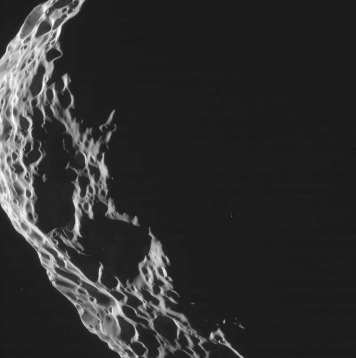 Гиперион. Фото NASA/JPL-Caltech/Space Science Institute