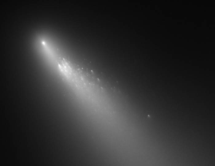 Распавшаяся в 2006 году комета Швассмана-Вахмана 3. По мнению мексиканцев комета Понса-Брукса раскололась аналогичным образом. Фото NASA/ESA