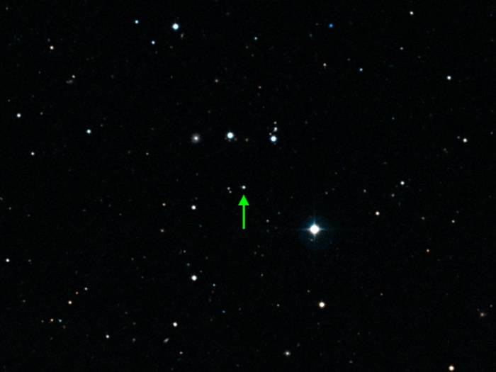 Стрелка указывает на звезду SDSS J102915+172927. Фото ESO 