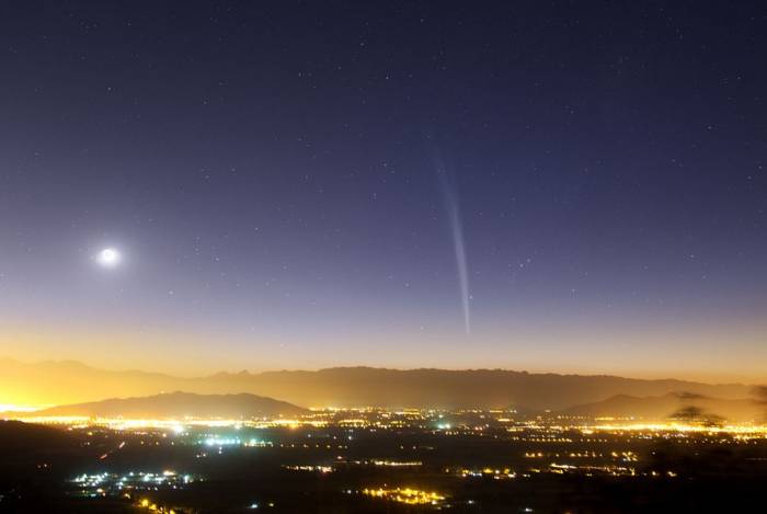  Комета Лавджоя. Снимки выполнены из обсерватории ESO в Параналь. Фото G. Brammer/G. Blanchard/ESO 