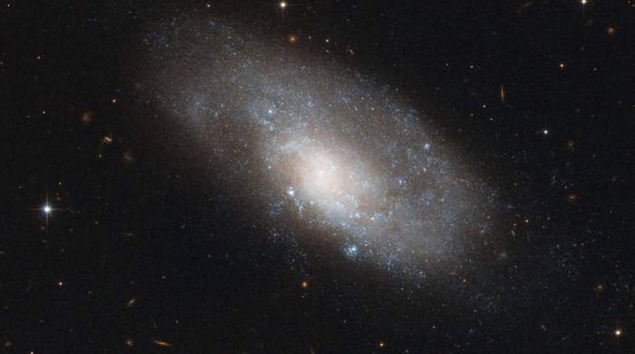 Галактика NGC 4980.