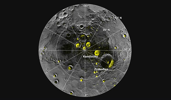  Зоны постоянно затененных кратеров на северном полюсе Меркурия.