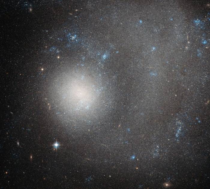 Карликовая галактика NGC 5474. 