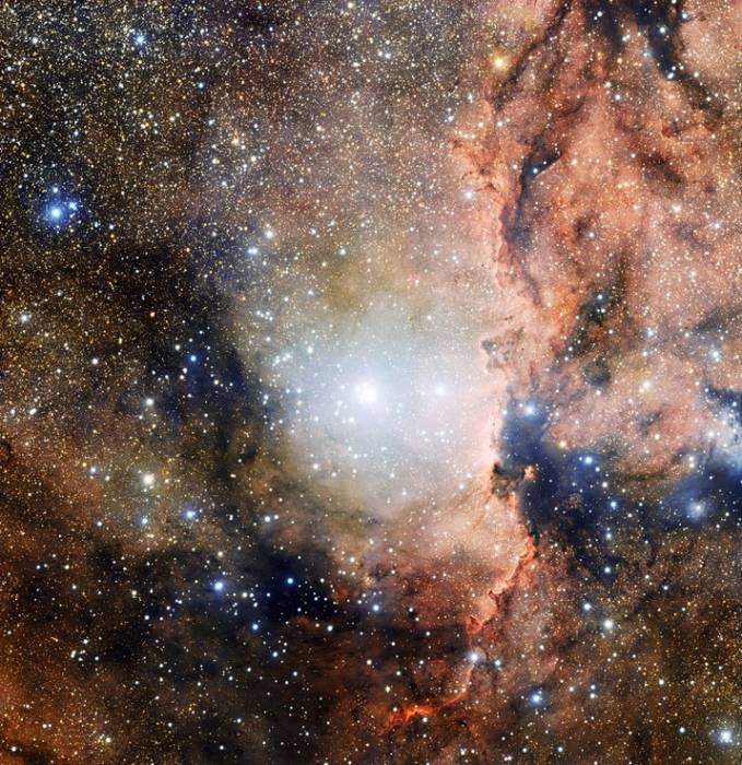 Фантастическое зрелище звездное скопления, эмиссионной туманности и активной области звездообразования. 
