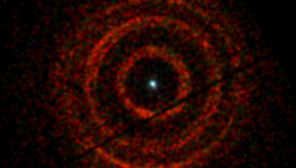 Анимация колец рентгеновского излучения, испускаемых черной дырой V404 Лебедя. Данные были получены с 2 по 4 июля.
