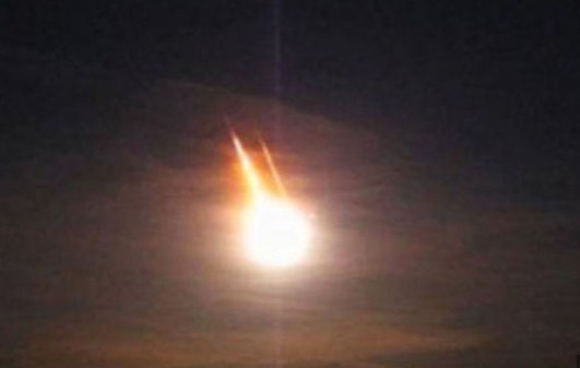 Падение метеорита в Иране 30.07.2015 года.