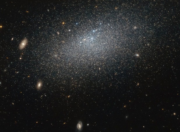 Неправильная галактика UGC 4879.