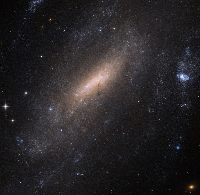 Спиральная галактика IC 5201.