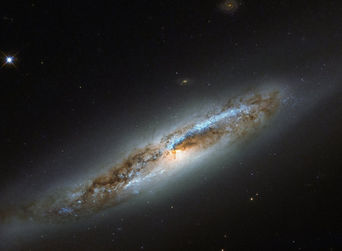 Спиральная галактика NGC 4388.
