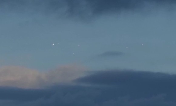 В небе нал Колумбией заметили шесть НЛО-плазмоидов.