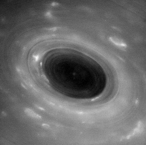«Кассини» пролетел между Сатурном и его кольцами и сделал уникальные кадры