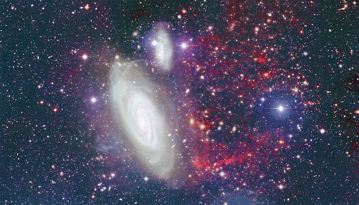 Спиральная галактика с перемычкой Messier 90.