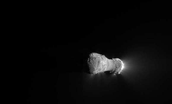 Комета Хартли-2 глазами аппарата Deep Impact. Фото EPOXI/JPL/NASA 2
