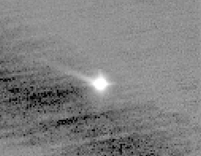 Меркурий и тянущийся за ним "хвост" глазами камеры на борту одного из спутников STEREO. Фото Boston University