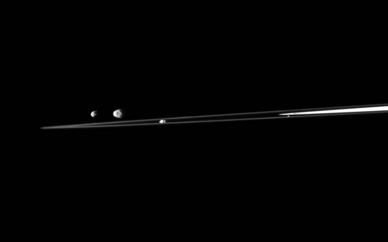 Квартет спутников Сатурна. Фото NASA/JPL/Space Science Institute