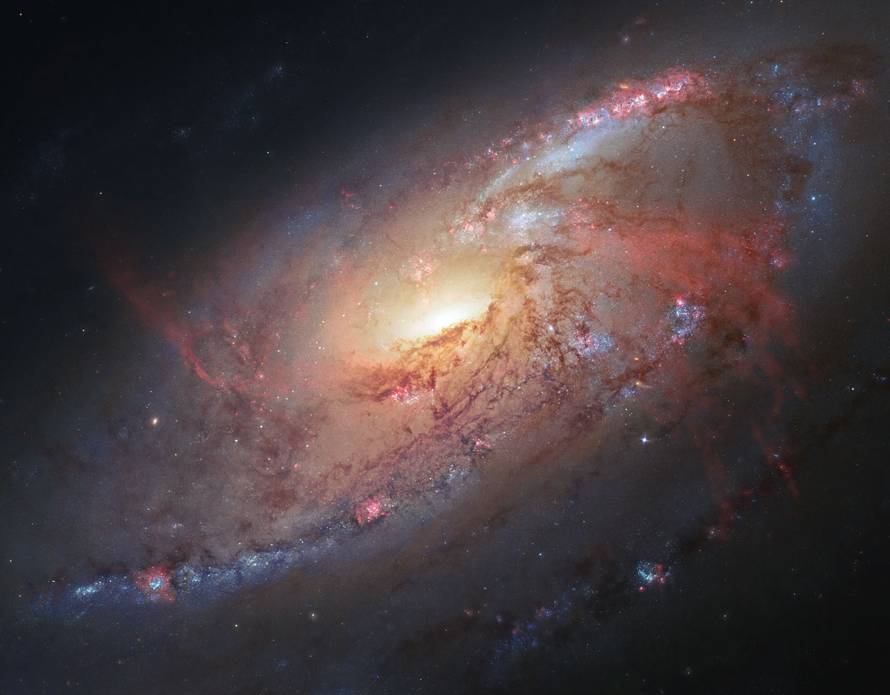 Ngc. Спиральная Галактика m106. Мессье 106. Спиральная Галактика Мессье 106. Галактика Млечный путь телескоп Хаббл.