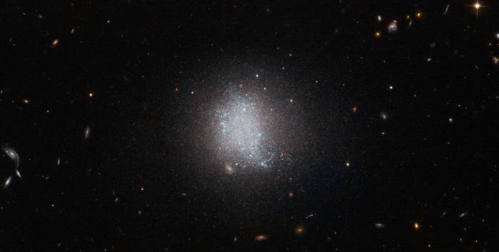 Всплеск звездообразования в карликовой галактике UGC 5797.
