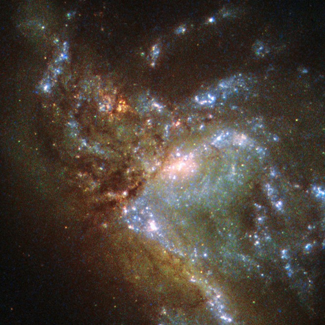 Галактика NGC 6052.