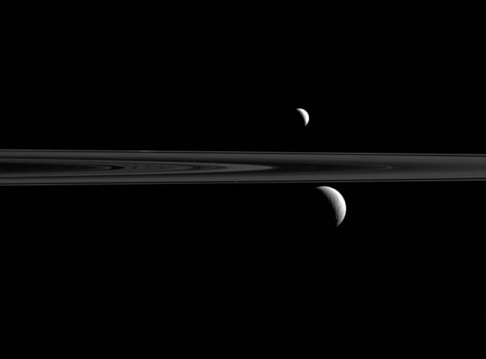 Трио спутников Сатурна. 