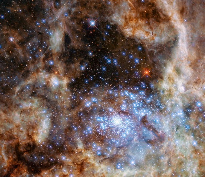 Скопление звезд R136 