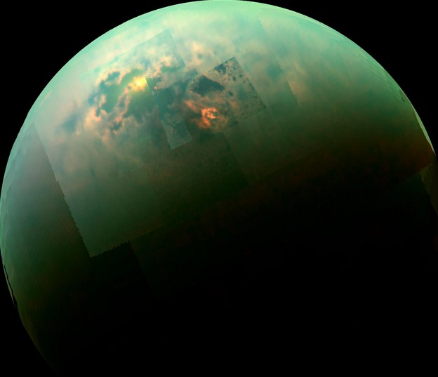 Солнечные блики на Титане, отраженные от моря. 