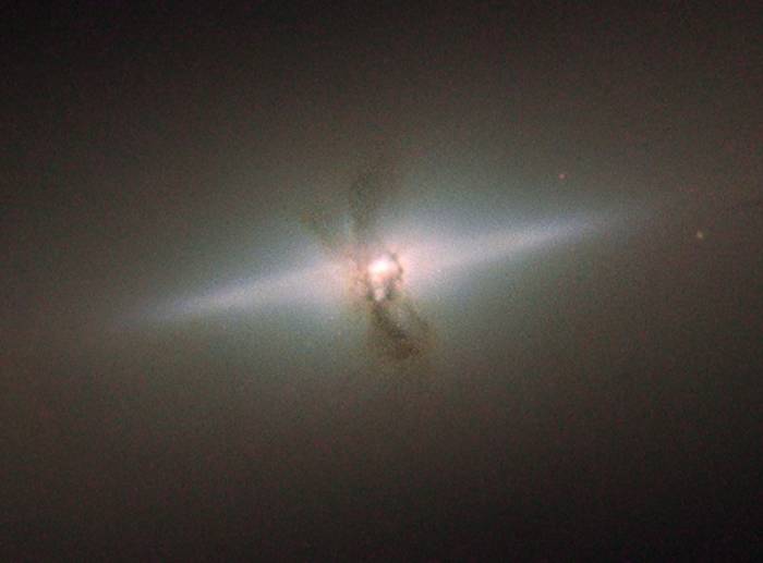 Линзовидная галактика NGC 4111. 
