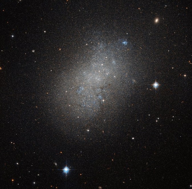 Карликовая галактика NGC 5264.