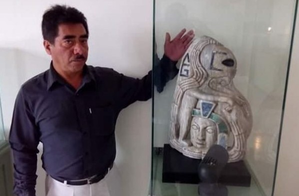 Около древнего города майя обнаружена статуя странного существа.