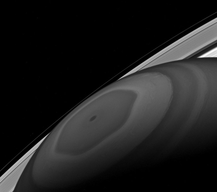Северный полюс Сатурна.